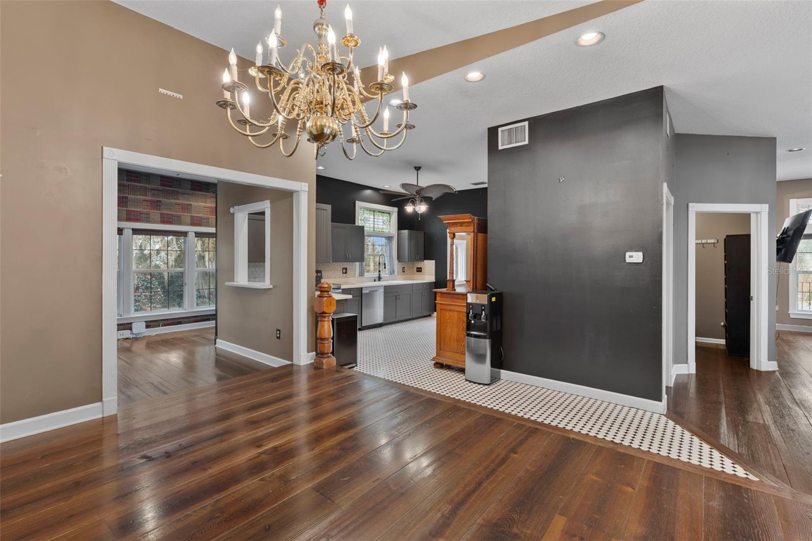 EMERY HEIGHTS - Residential