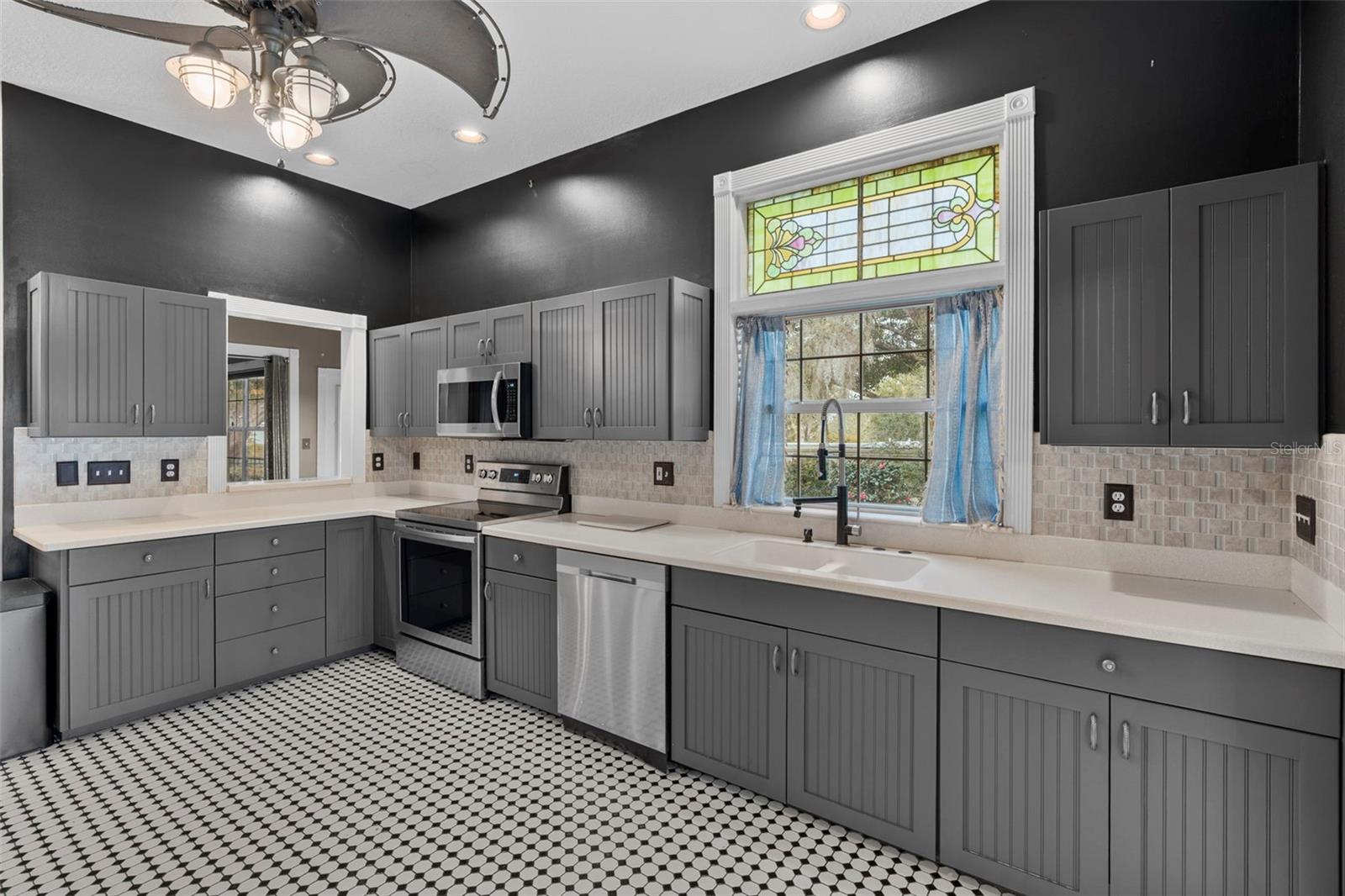 EMERY HEIGHTS - Residential