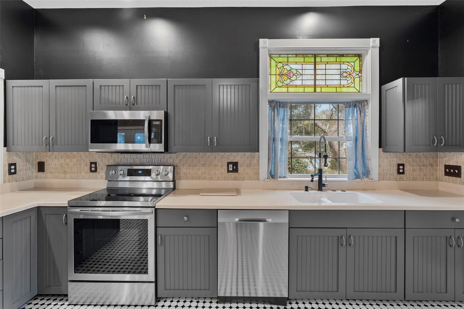 EMERY HEIGHTS - Residential