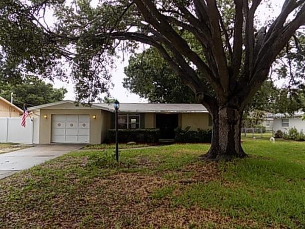 Photo of 2173 Fiesta Drive, Sarasota, FL 34231 (MLS # A4700443)