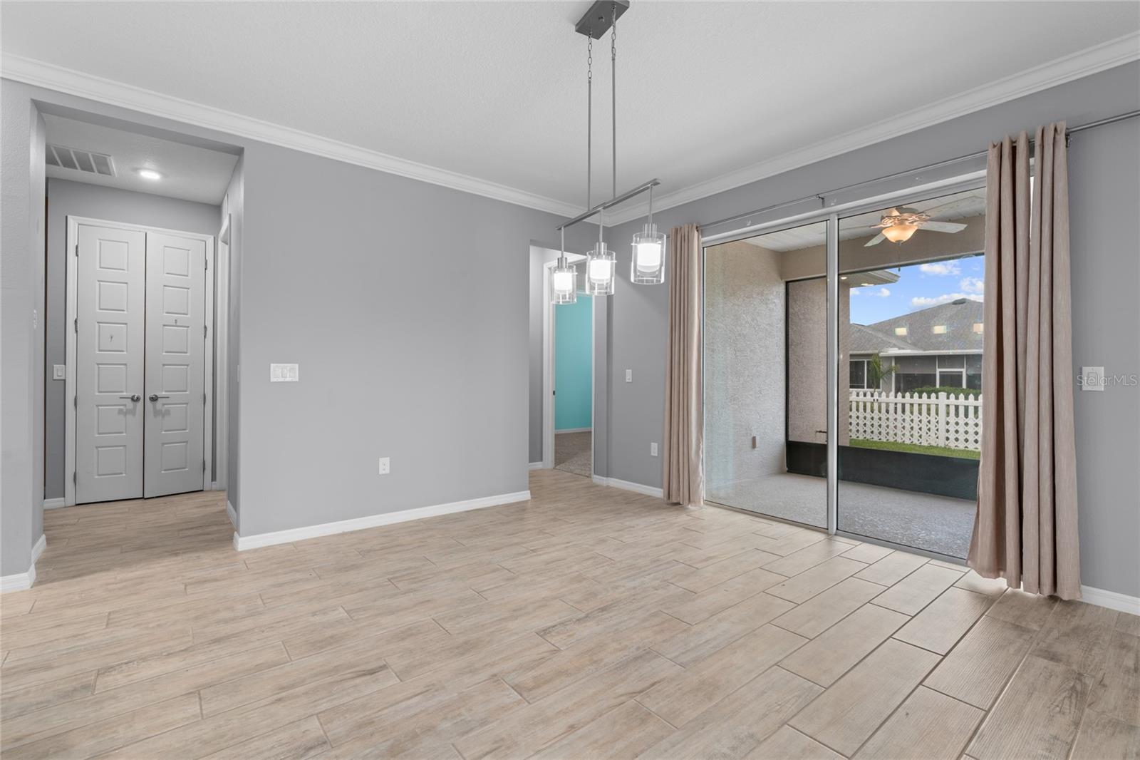 ON TOP OF THE WORLD AVALON PH 4 - Residential