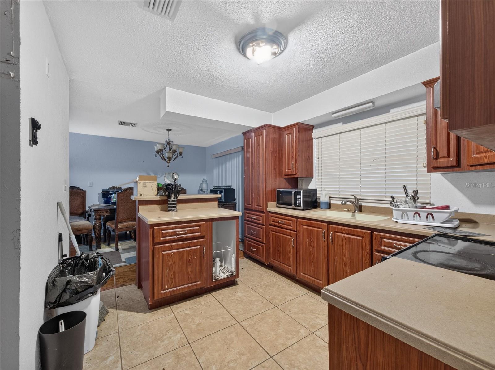 4020 MAGNOLIA DRIVE