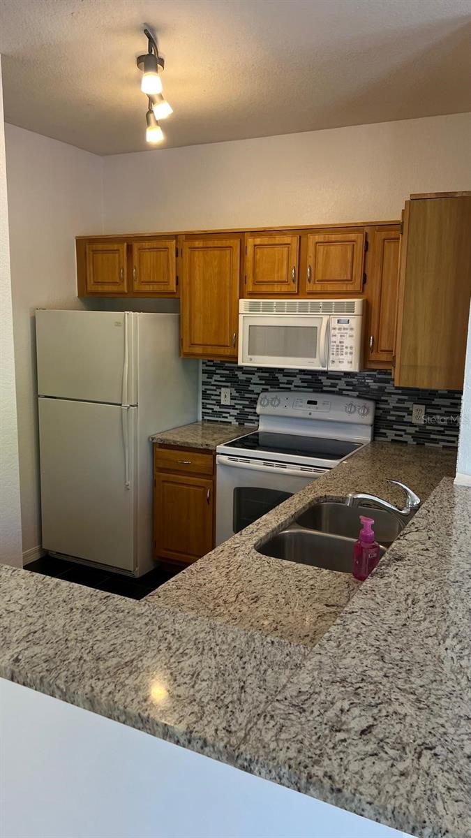 FOUNTAINS/METRO WEST - Residential