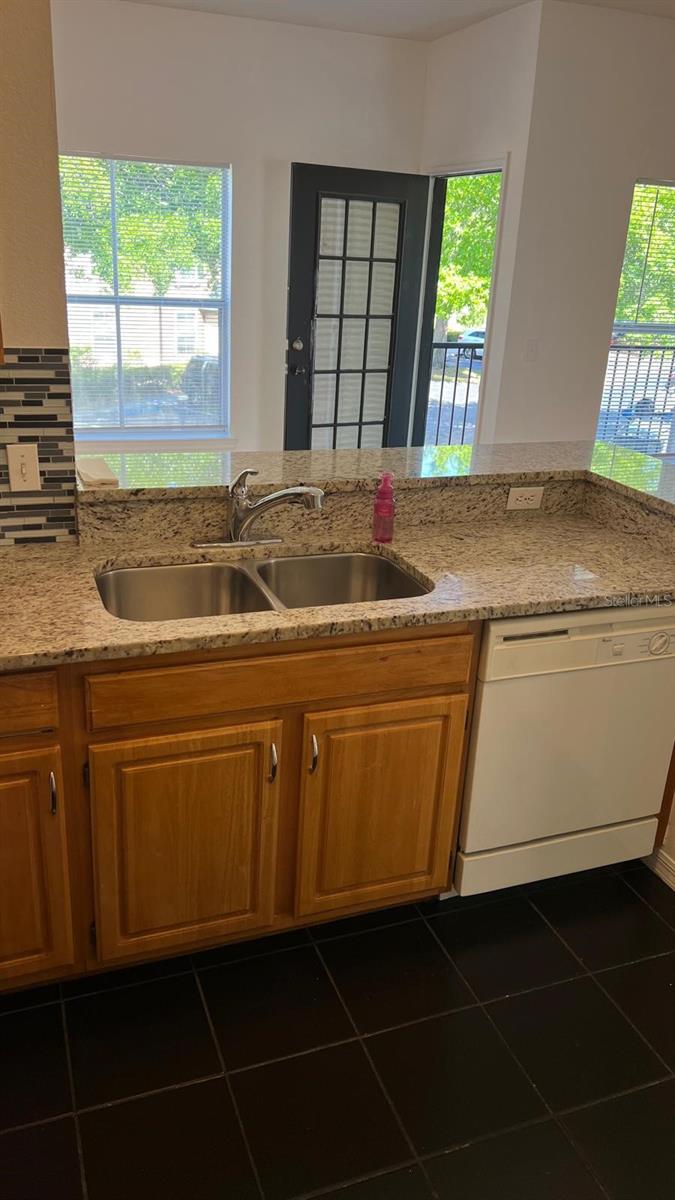 FOUNTAINS/METRO WEST - Residential