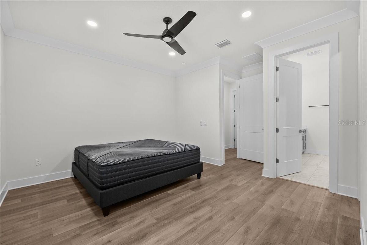 LAROCCA ESTATES - Residential