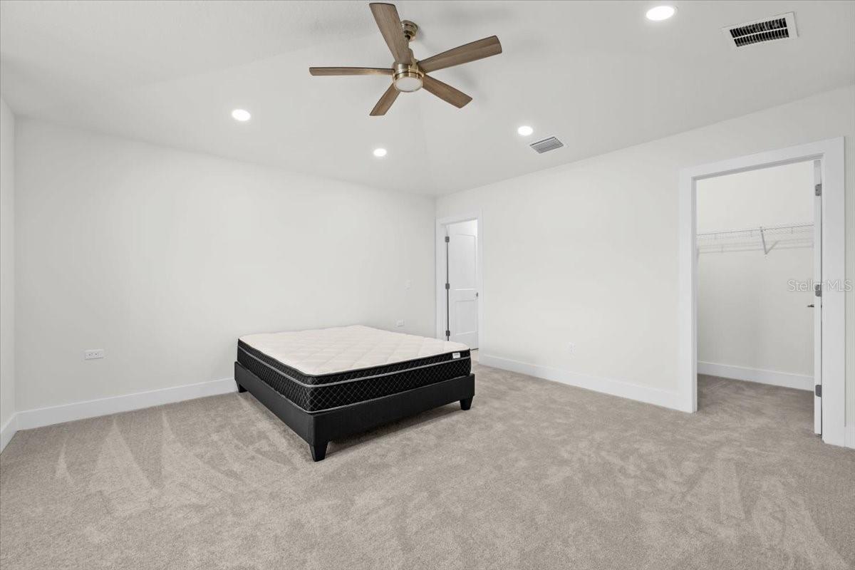 LAROCCA ESTATES - Residential