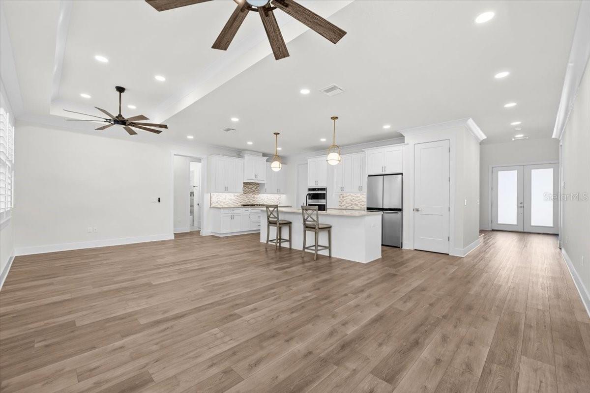 LAROCCA ESTATES - Residential