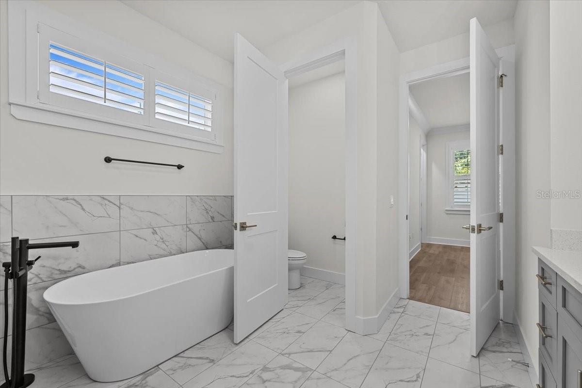 LAROCCA ESTATES - Residential