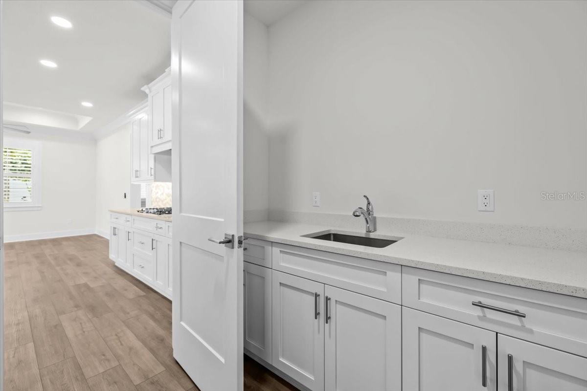LAROCCA ESTATES - Residential