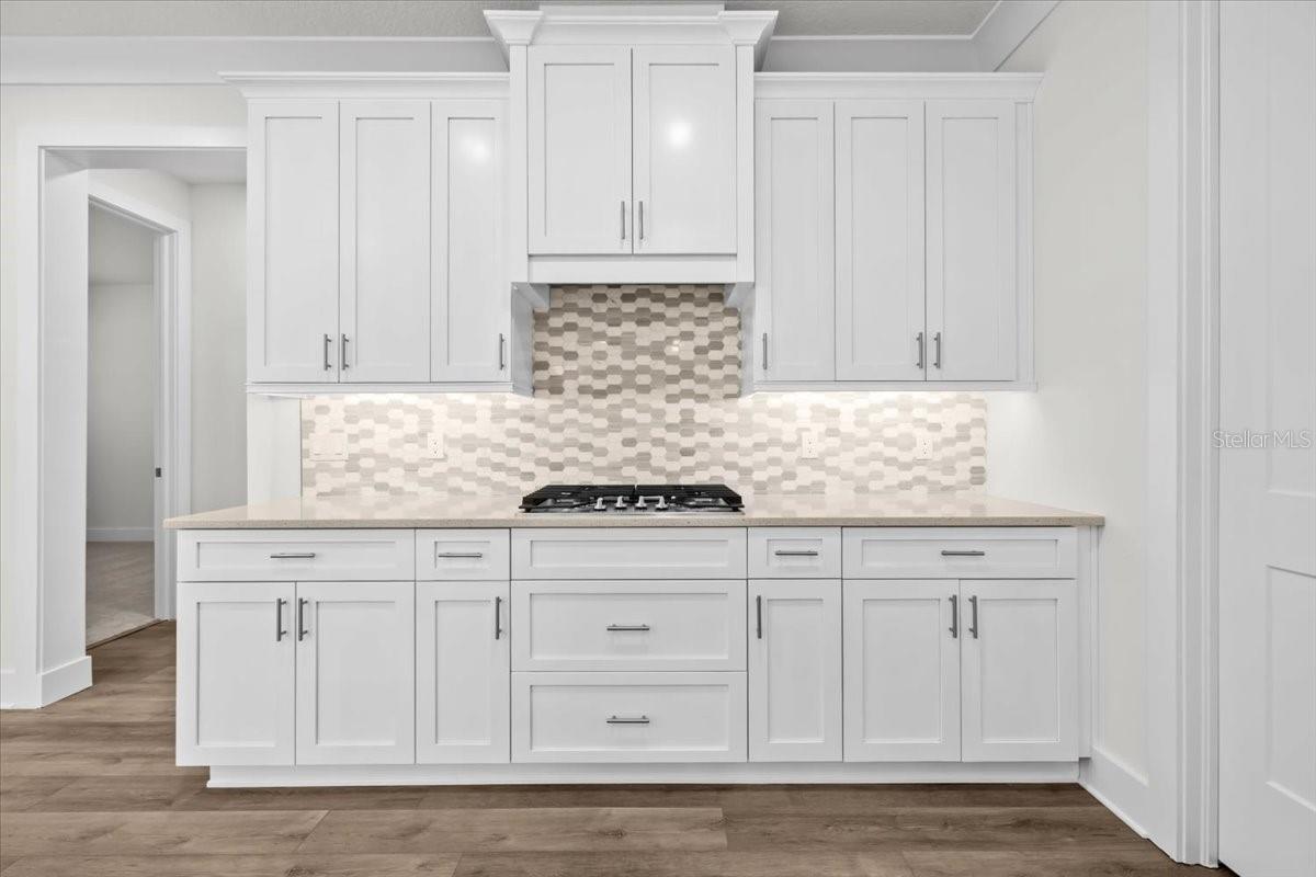 LAROCCA ESTATES - Residential