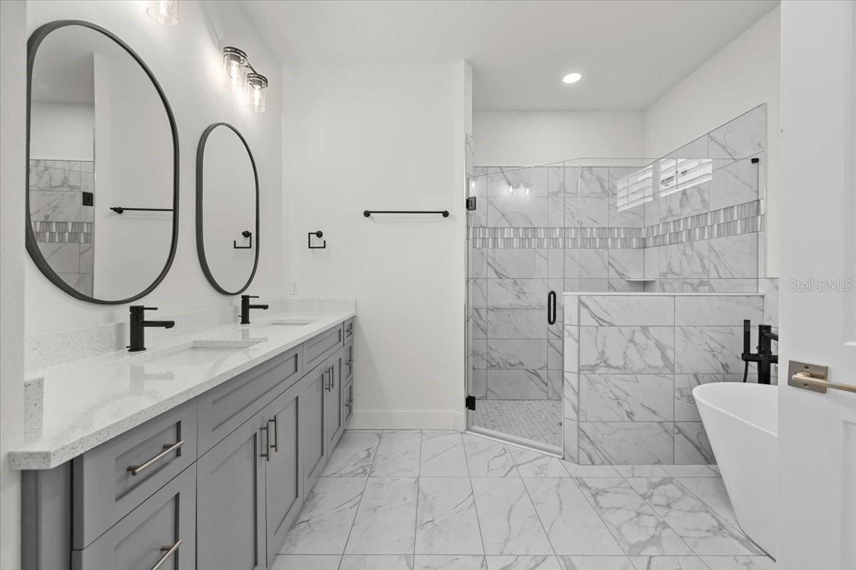 LAROCCA ESTATES - Residential