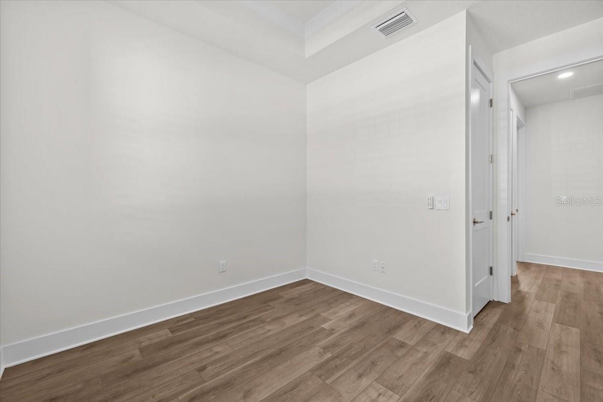 LAROCCA ESTATES - Residential