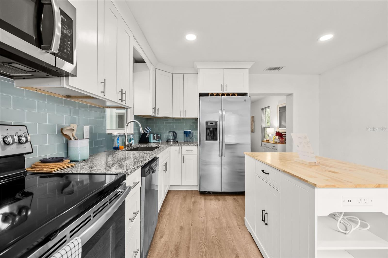 AZALEA GARDENS - Residential Lease