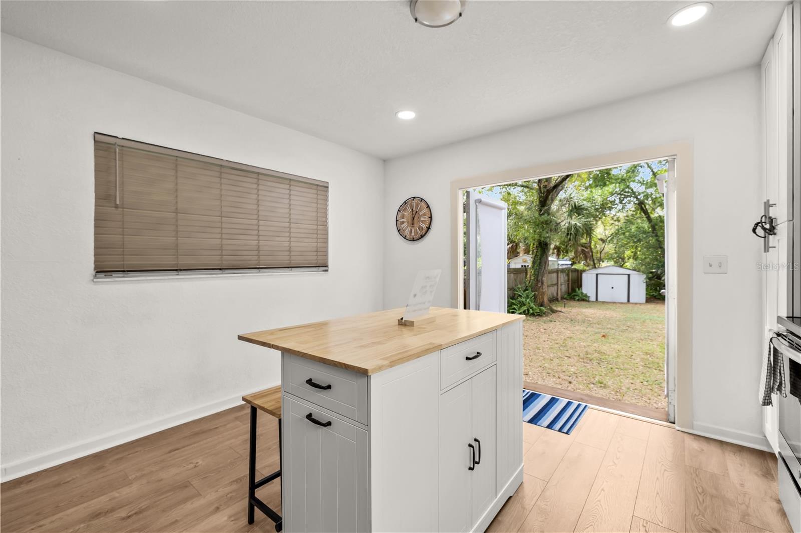 AZALEA GARDENS - Residential Lease