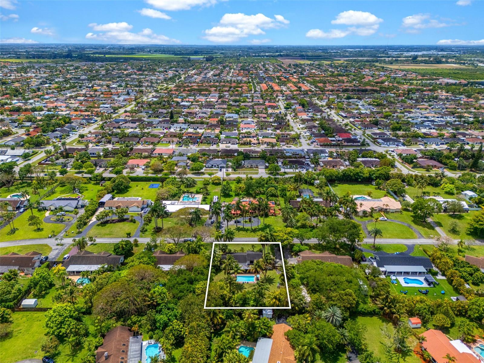 KINGS GROVE - Residential