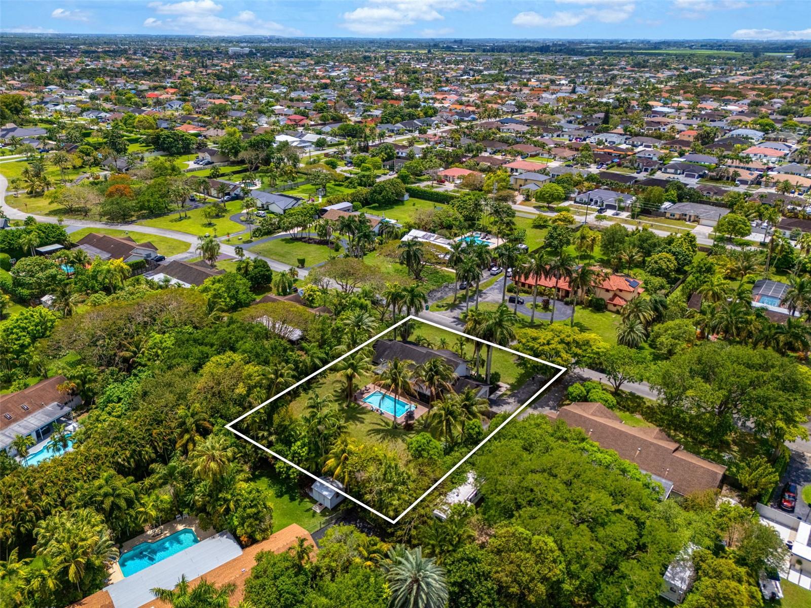 KINGS GROVE - Residential