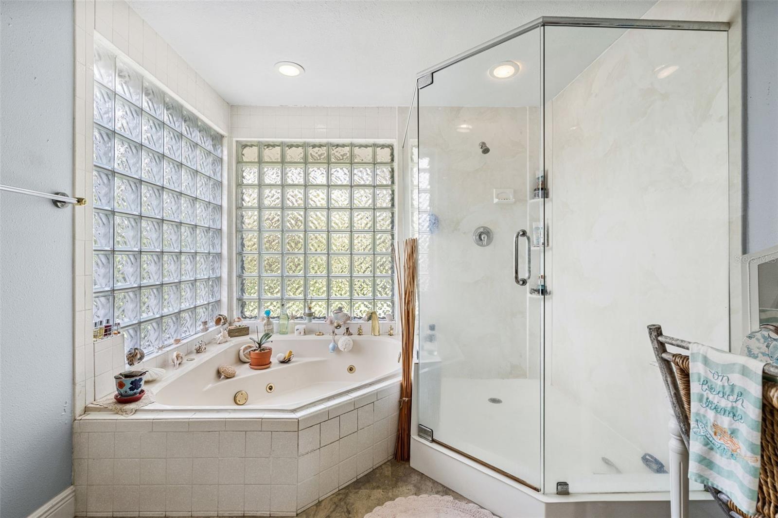 KINGS GROVE - Residential