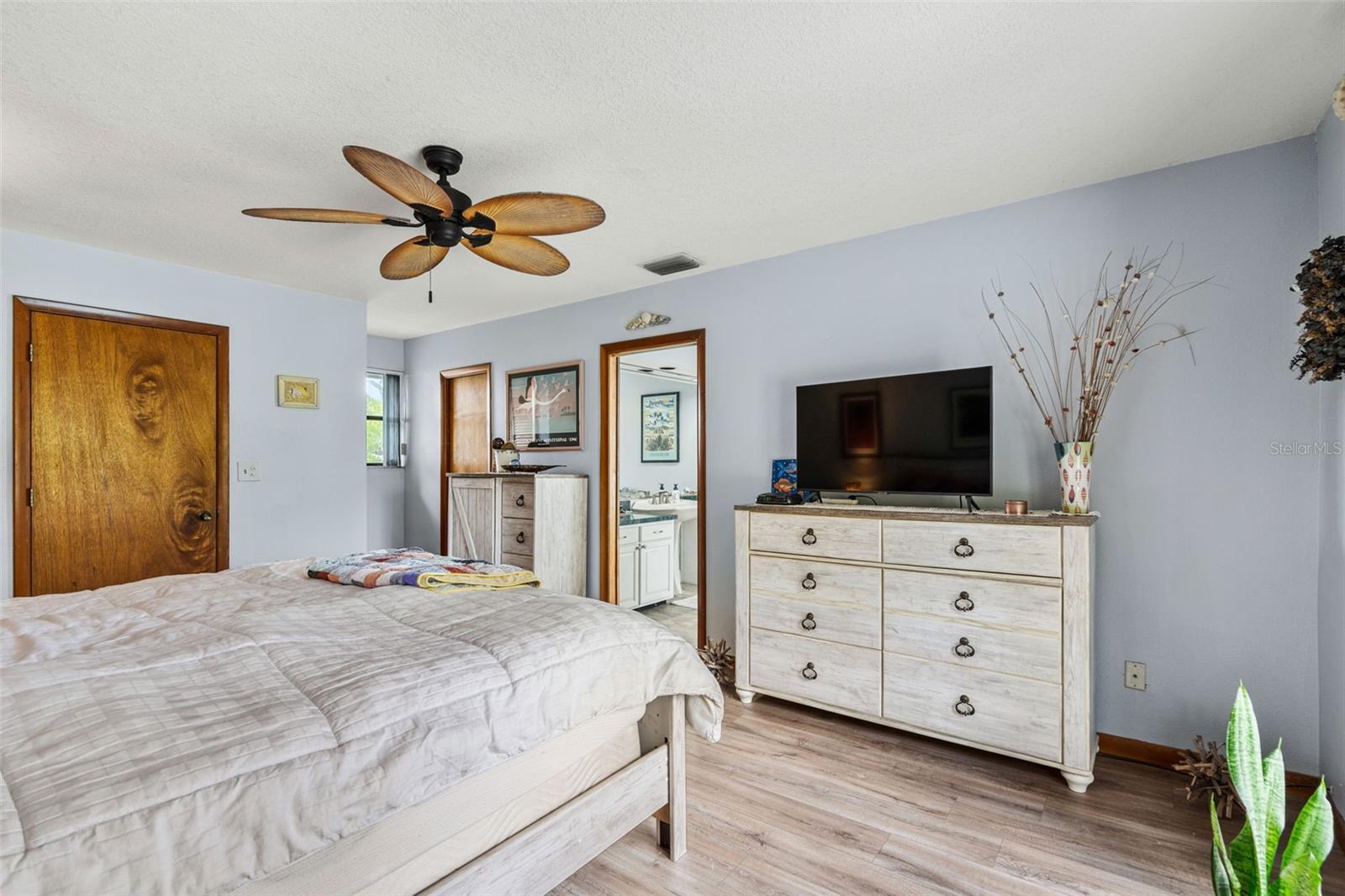 KINGS GROVE - Residential