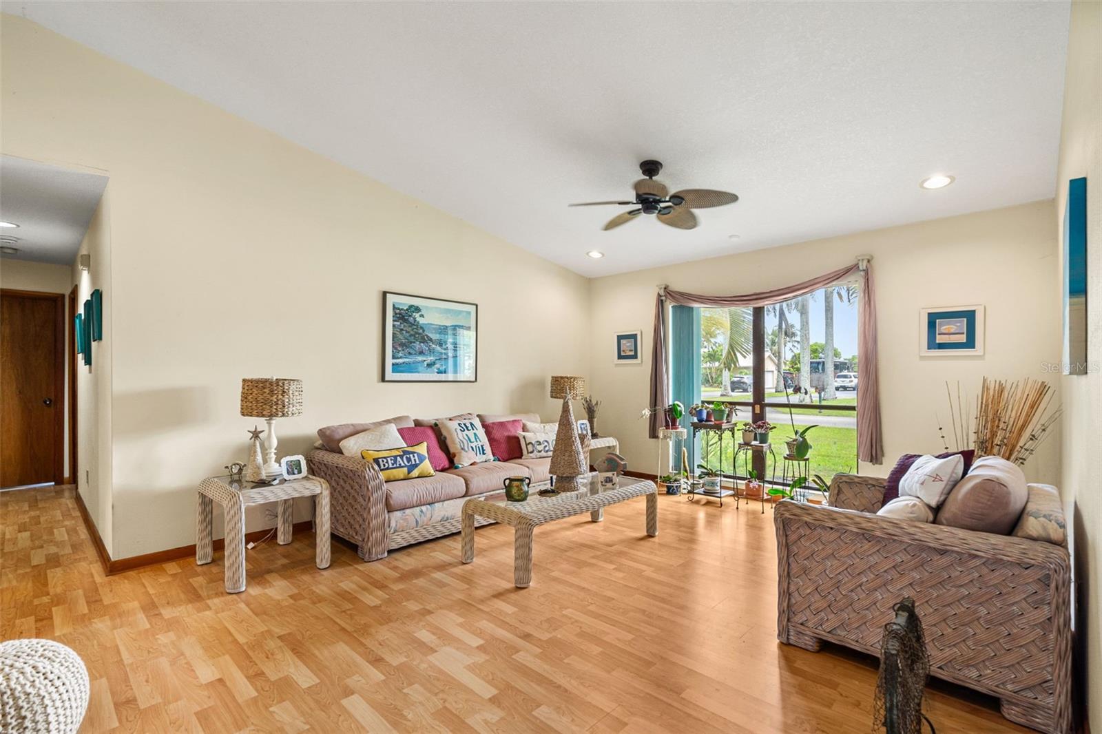 KINGS GROVE - Residential