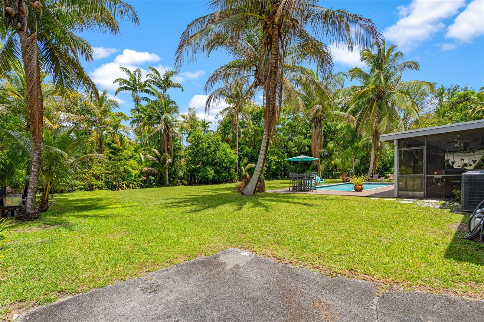 KINGS GROVE - Residential