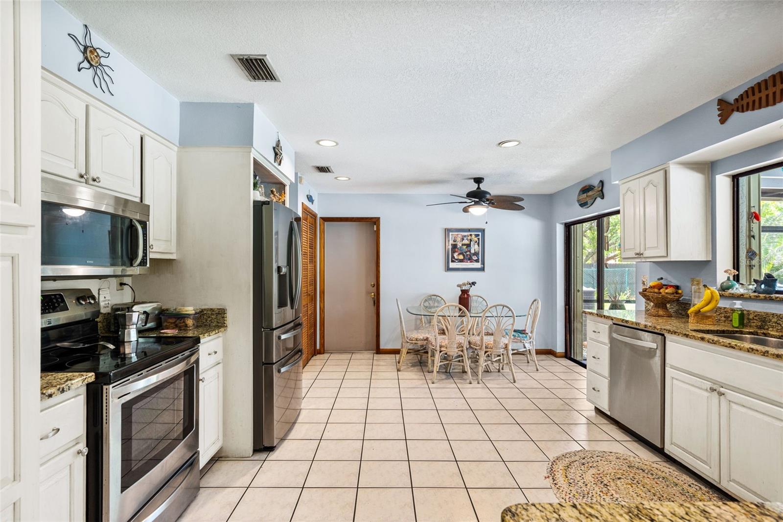 KINGS GROVE - Residential