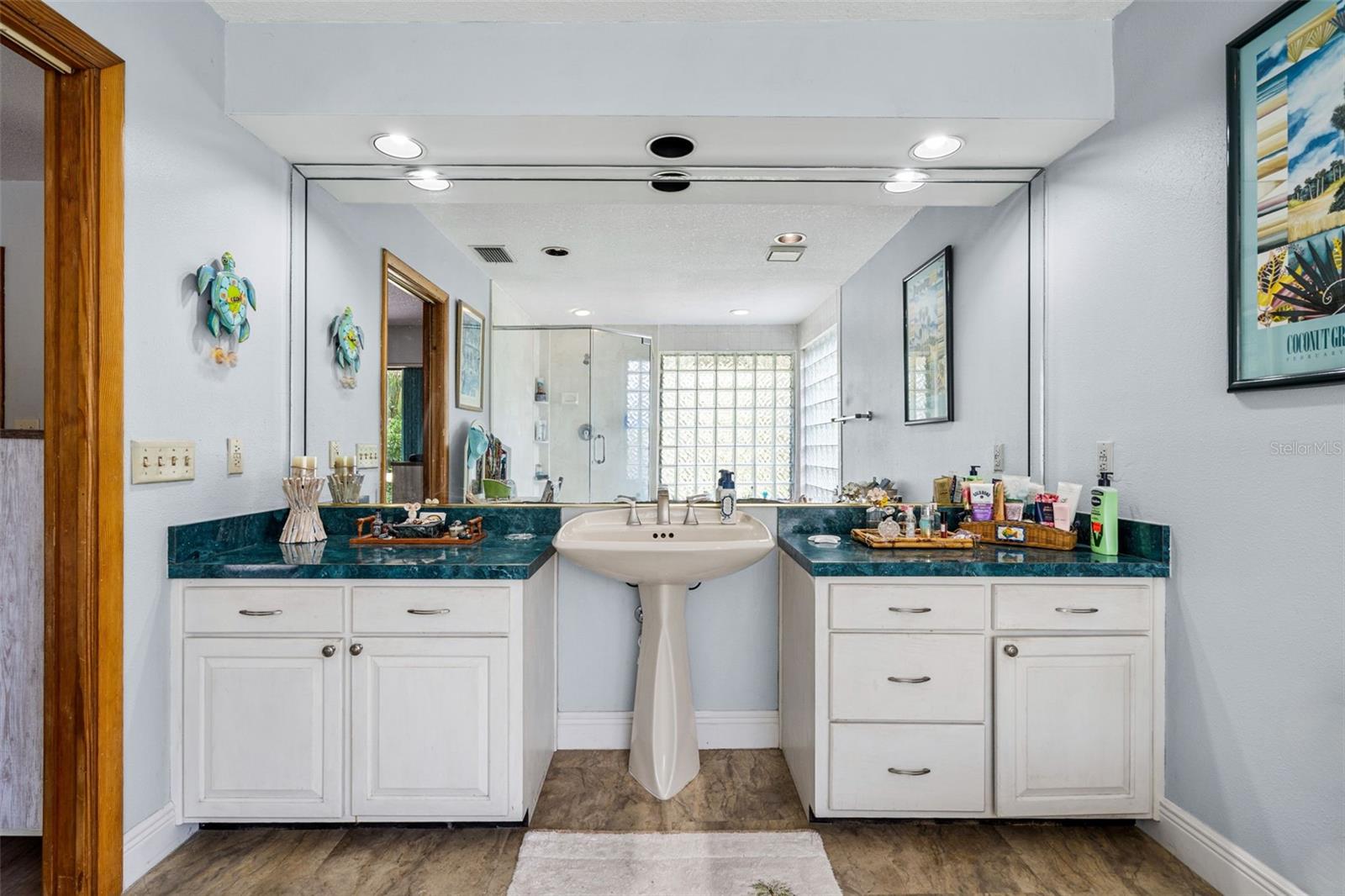 KINGS GROVE - Residential