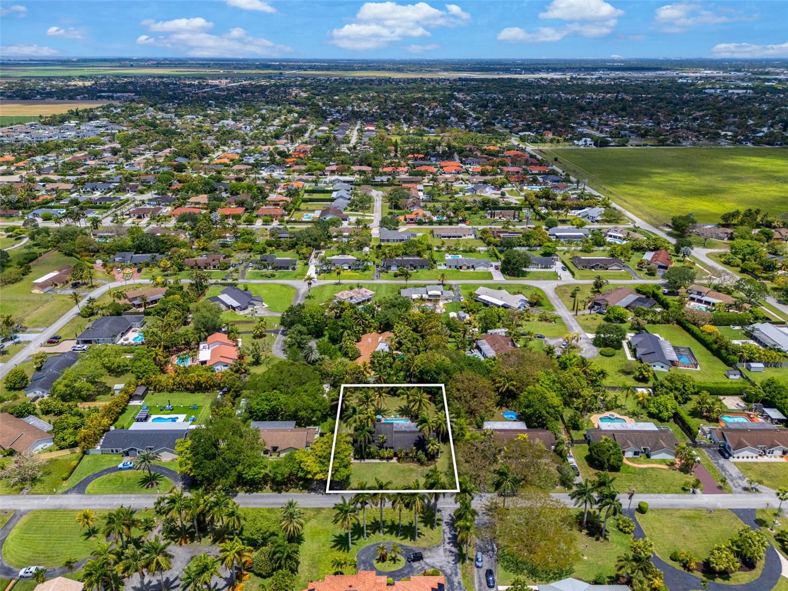 KINGS GROVE - Residential