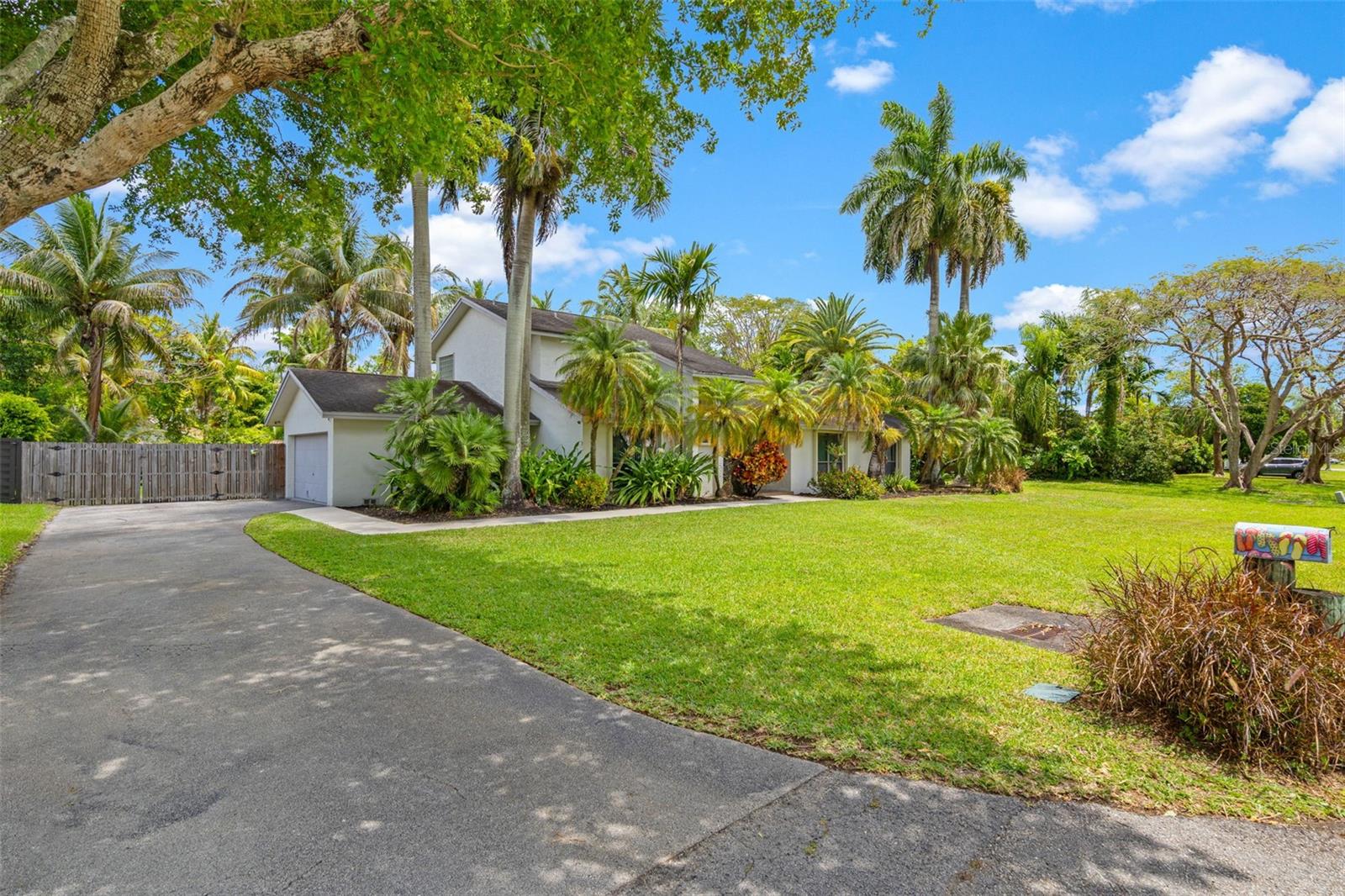 KINGS GROVE - Residential