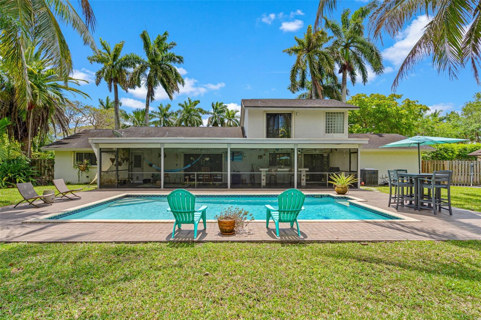 KINGS GROVE - Residential