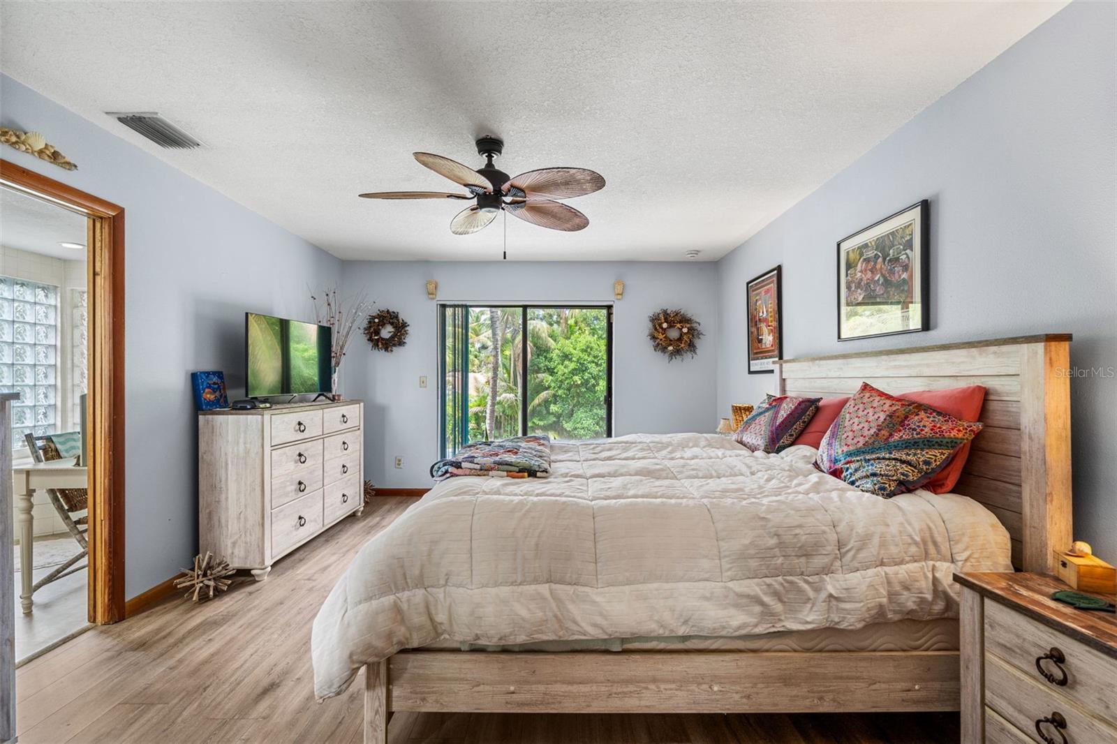 KINGS GROVE - Residential