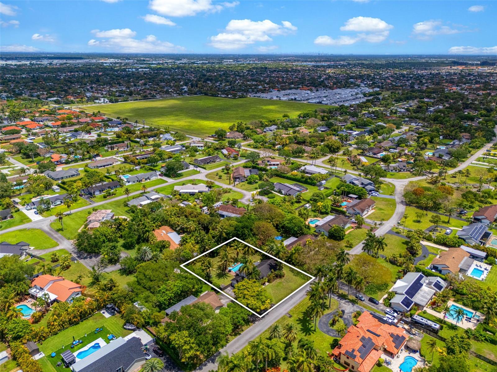 KINGS GROVE - Residential