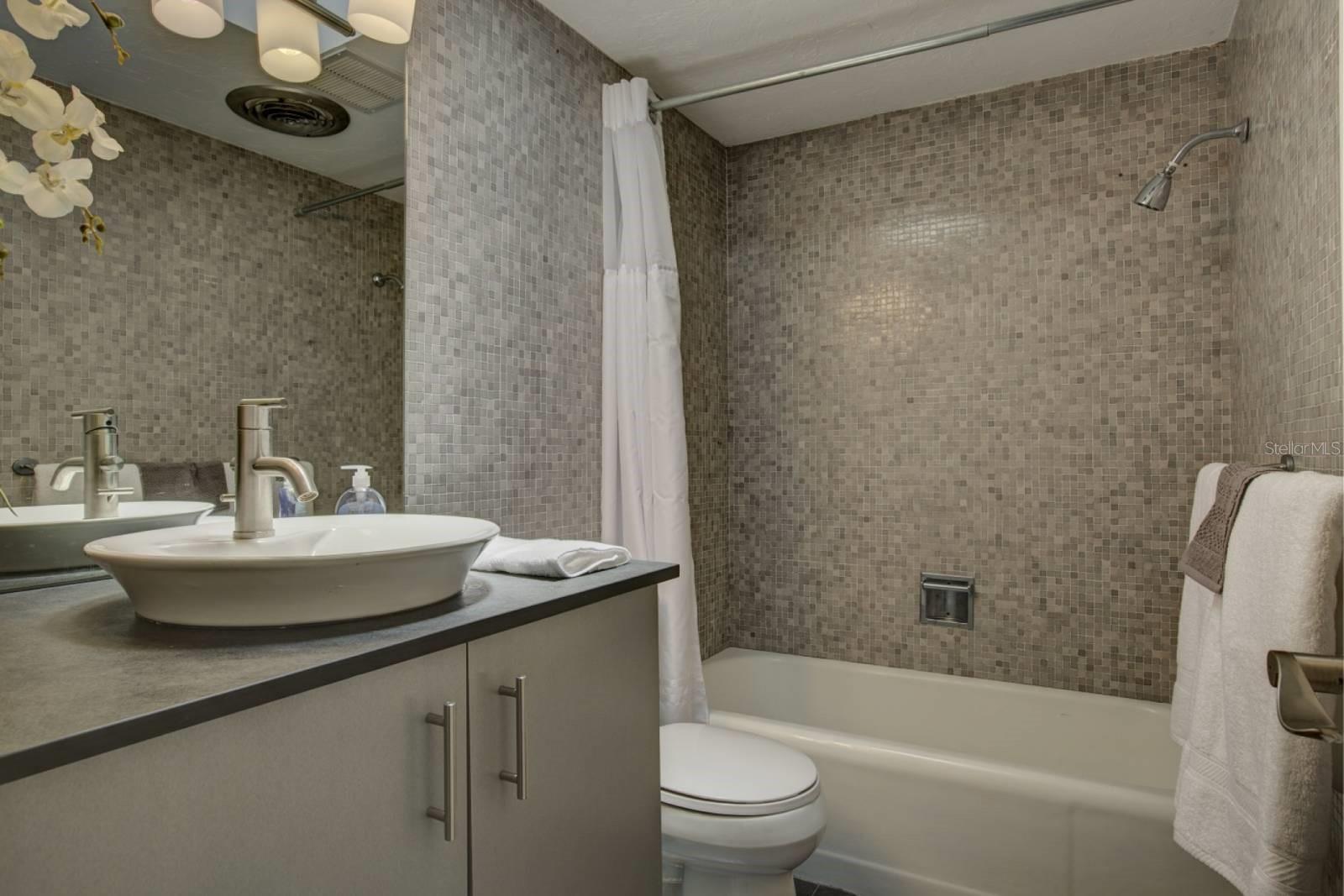 SARA SANDS - Residential Lease