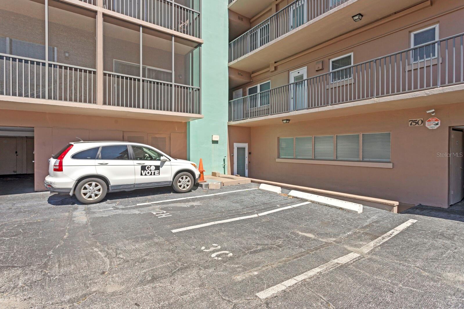 LAKE PALMS APTS CO-OP - Residential