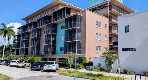 Photo of 750 Burlington Avenue N #3C, St Petersburg, FL 33701 (MLS # TB8509998)