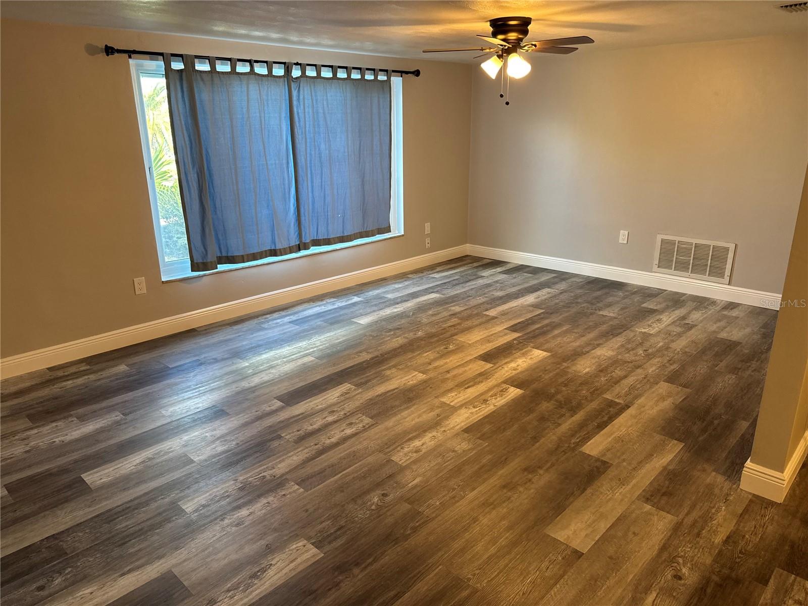 PALM TERRACE GARDENS UNREC - Residential Lease