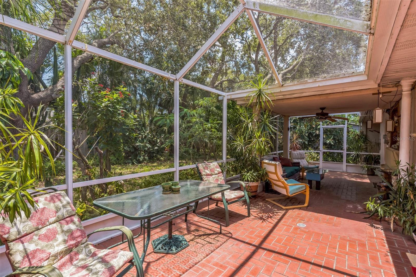 251 TROPIC BOULEVARD W