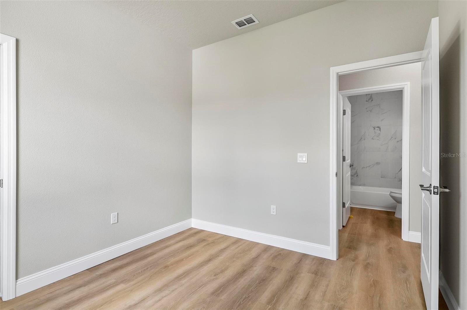 PALM COAST/EASTHAMPTON SEC 34 - Residential Lease