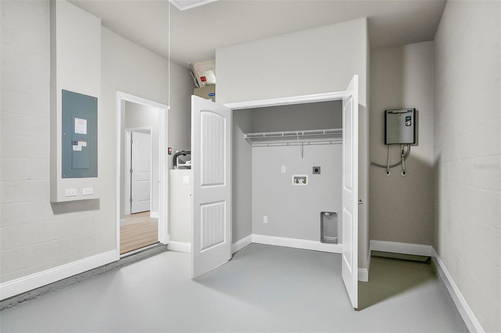 PALM COAST/EASTHAMPTON SEC 34 - Residential Lease