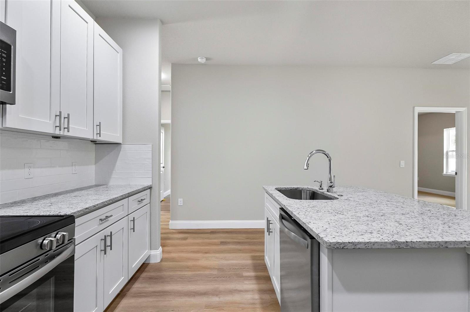 PALM COAST/EASTHAMPTON SEC 34 - Residential Lease