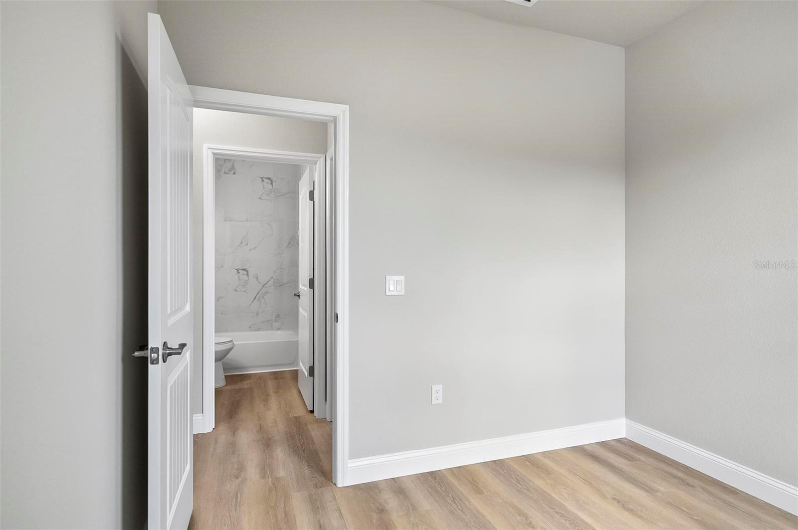 PALM COAST/EASTHAMPTON SEC 34 - Residential Lease