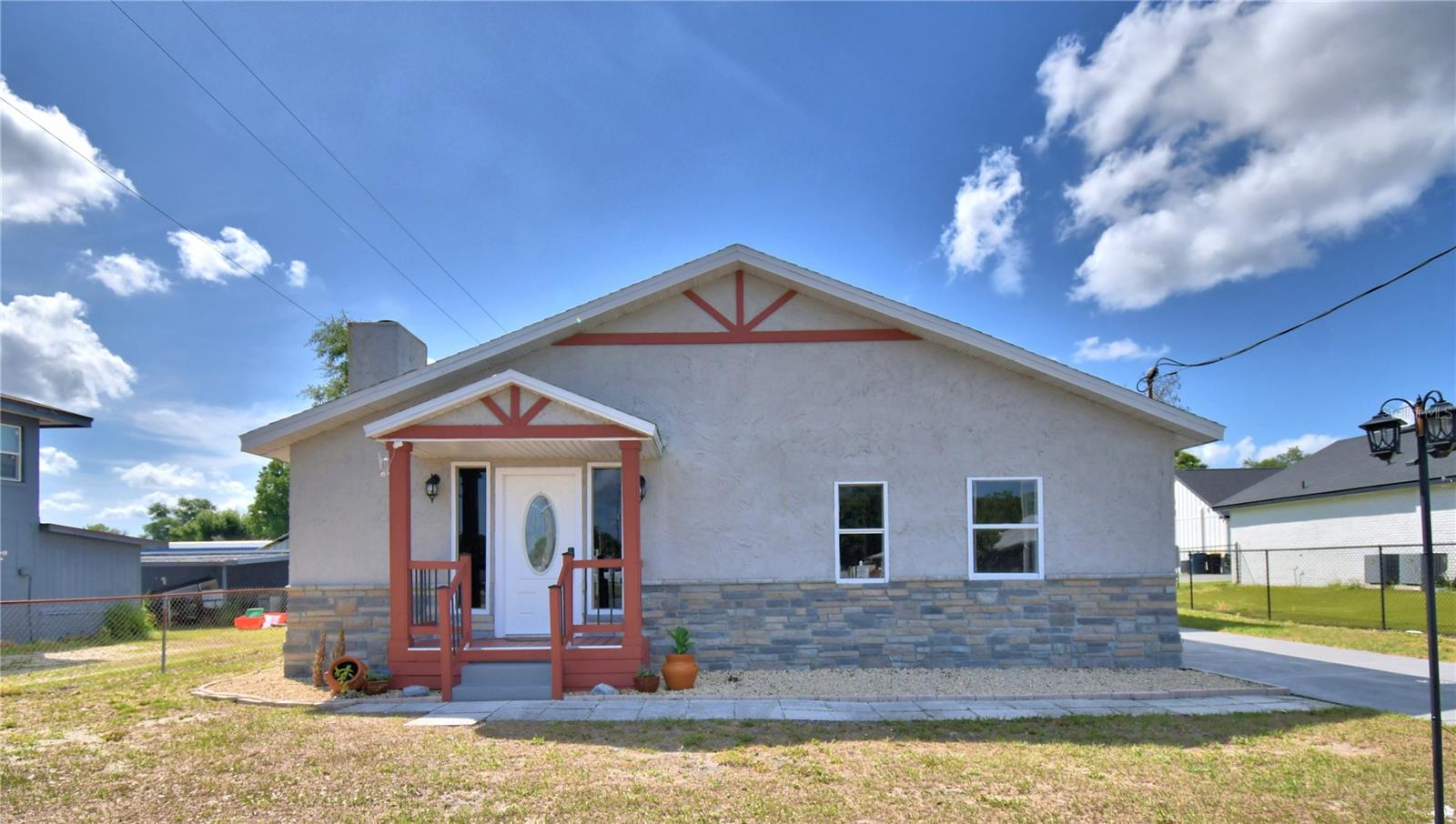 208 CENTER STREET