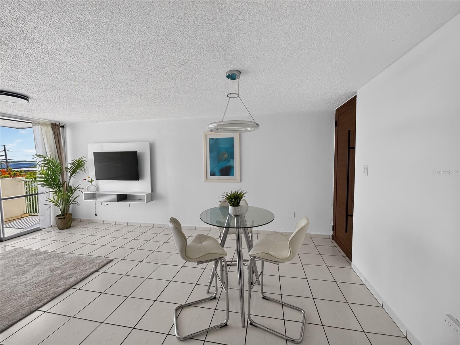 K CONDOMINIO INTERSUITES APT 5
