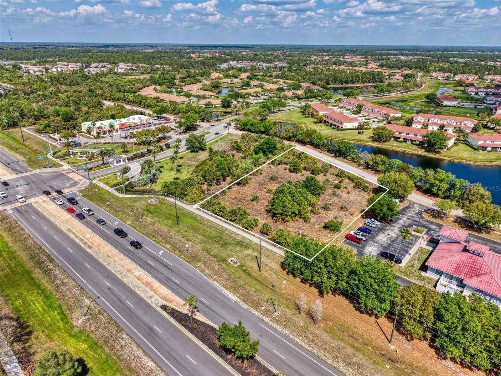 LAKESIDE MARKETPLACE - Land