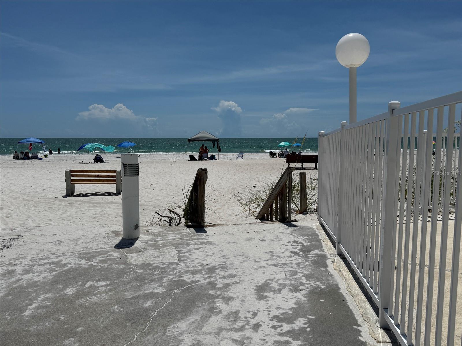 BAY SHORES YACHT & TENNIS CLUB - Residential