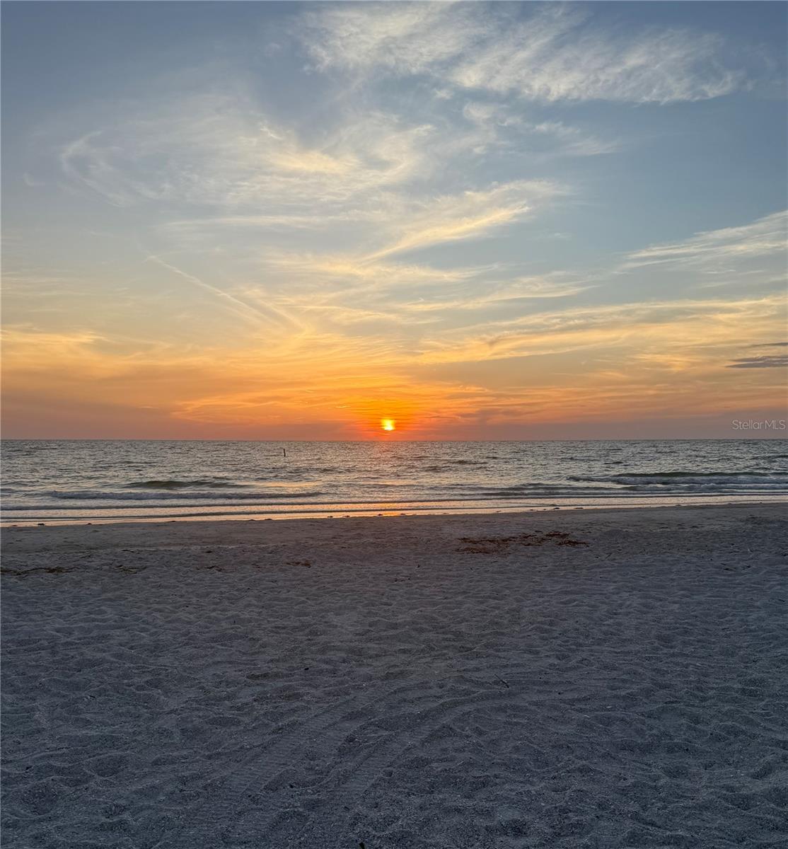 BAY SHORES YACHT & TENNIS CLUB - Residential