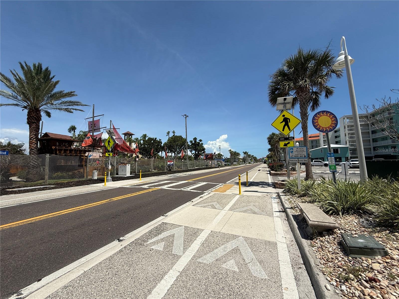 BAY SHORES YACHT & TENNIS CLUB - Residential