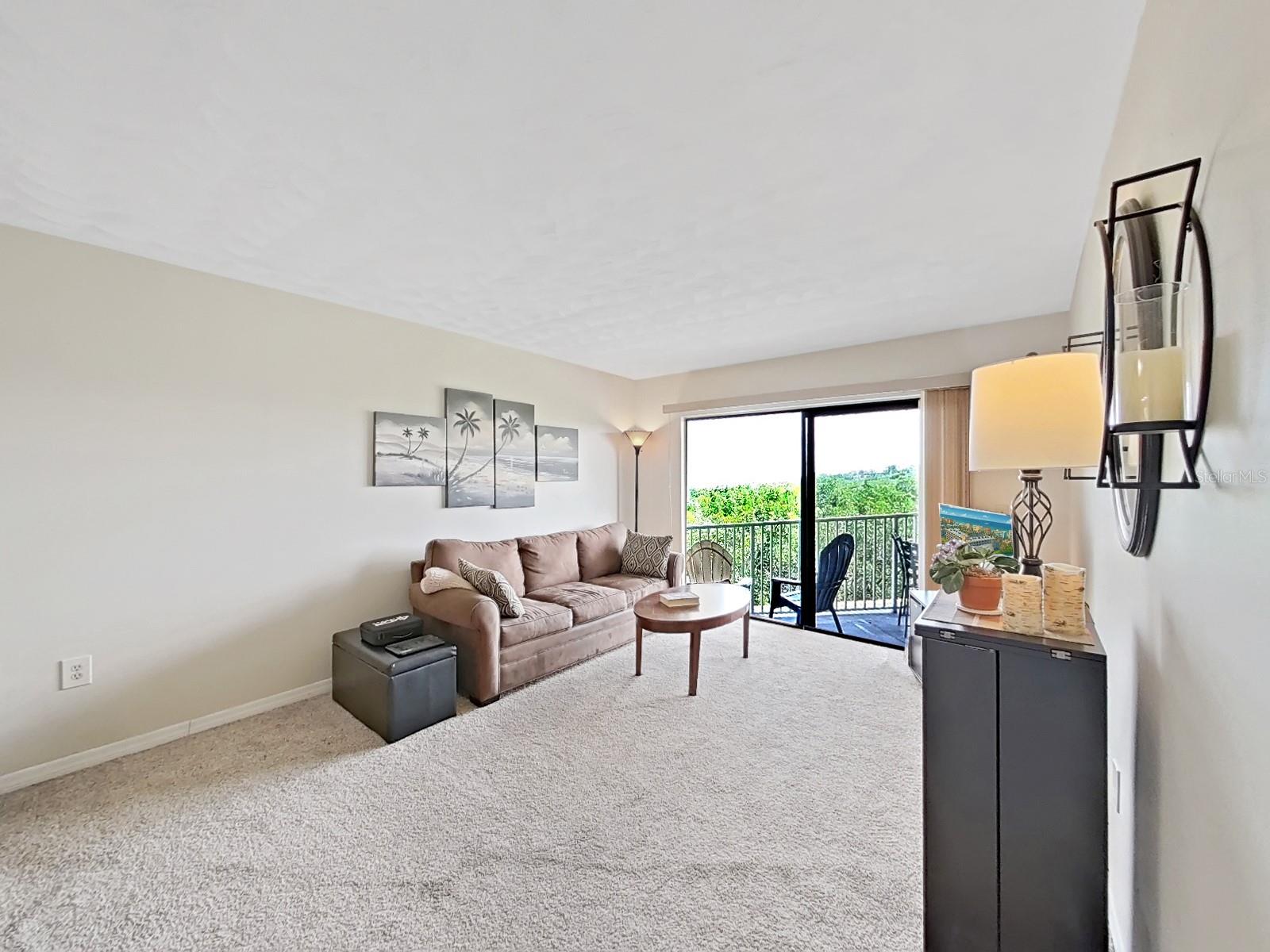 BAY SHORES YACHT & TENNIS CLUB - Residential