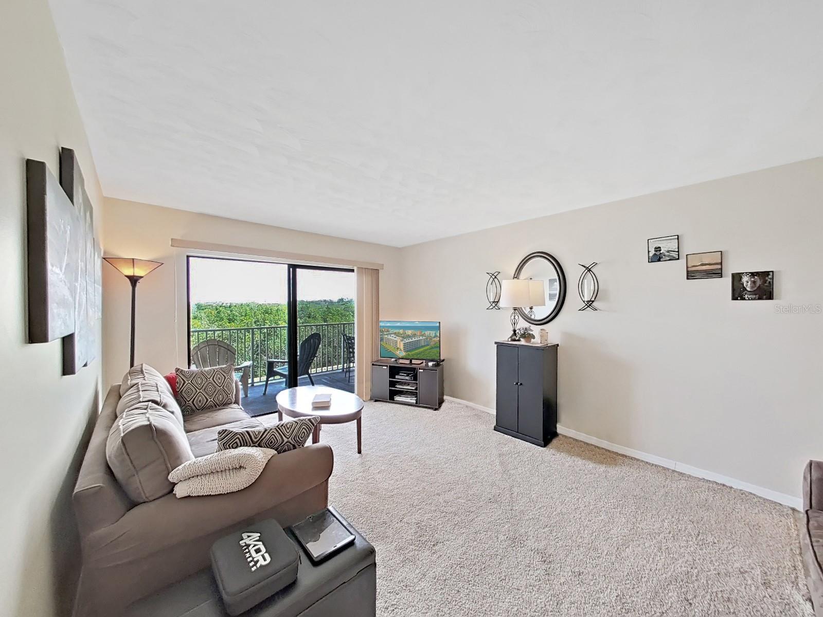 BAY SHORES YACHT & TENNIS CLUB - Residential