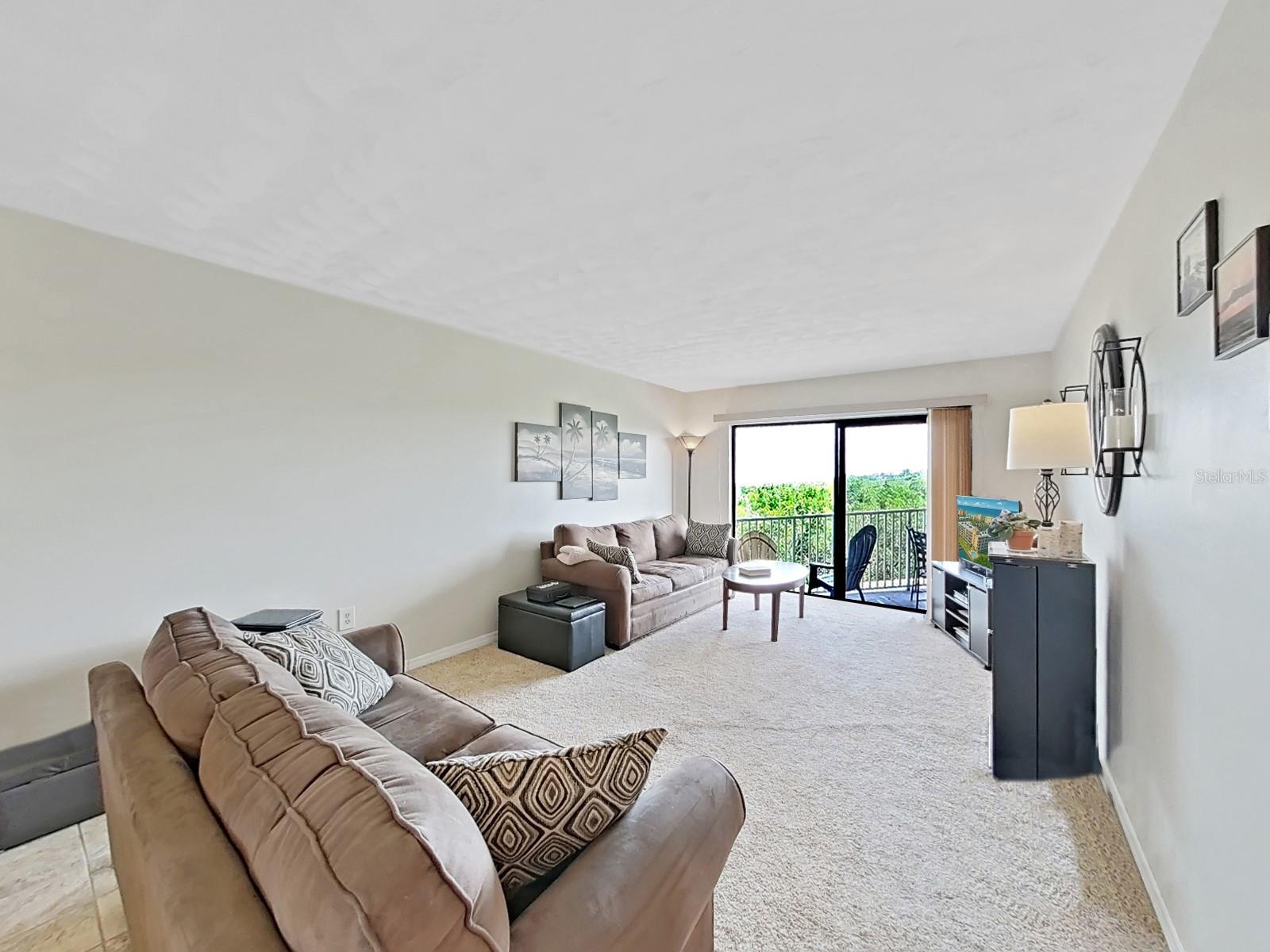 BAY SHORES YACHT & TENNIS CLUB - Residential