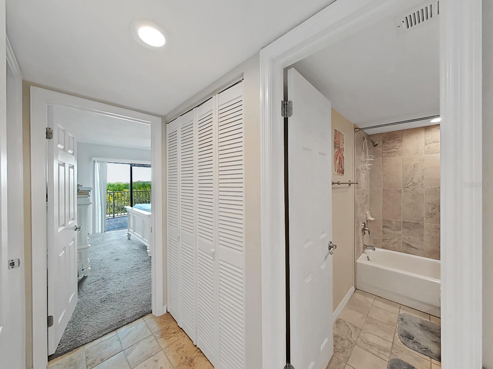 BAY SHORES YACHT & TENNIS CLUB - Residential